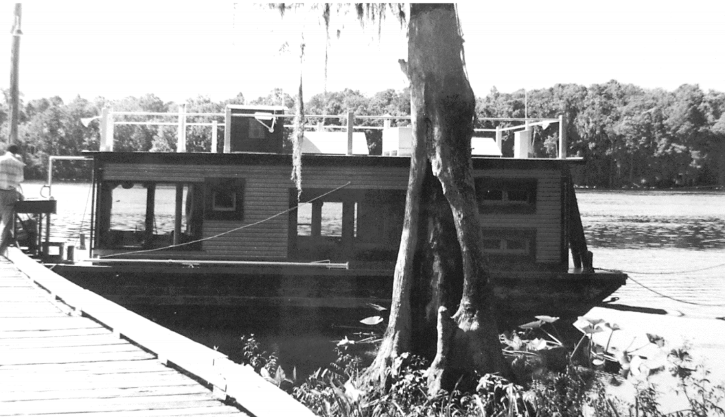 Picture Historic photo of the houseboat at Vista