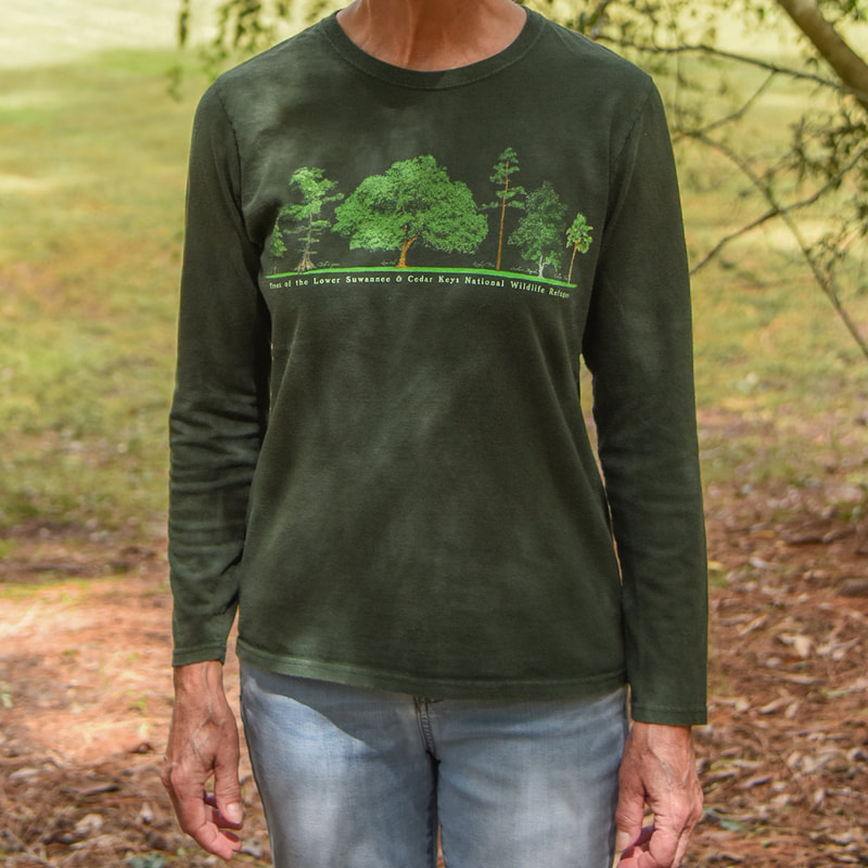Picture of tree shirt on model